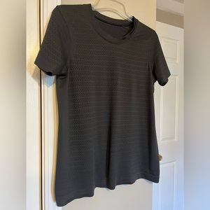 Lululemon black top